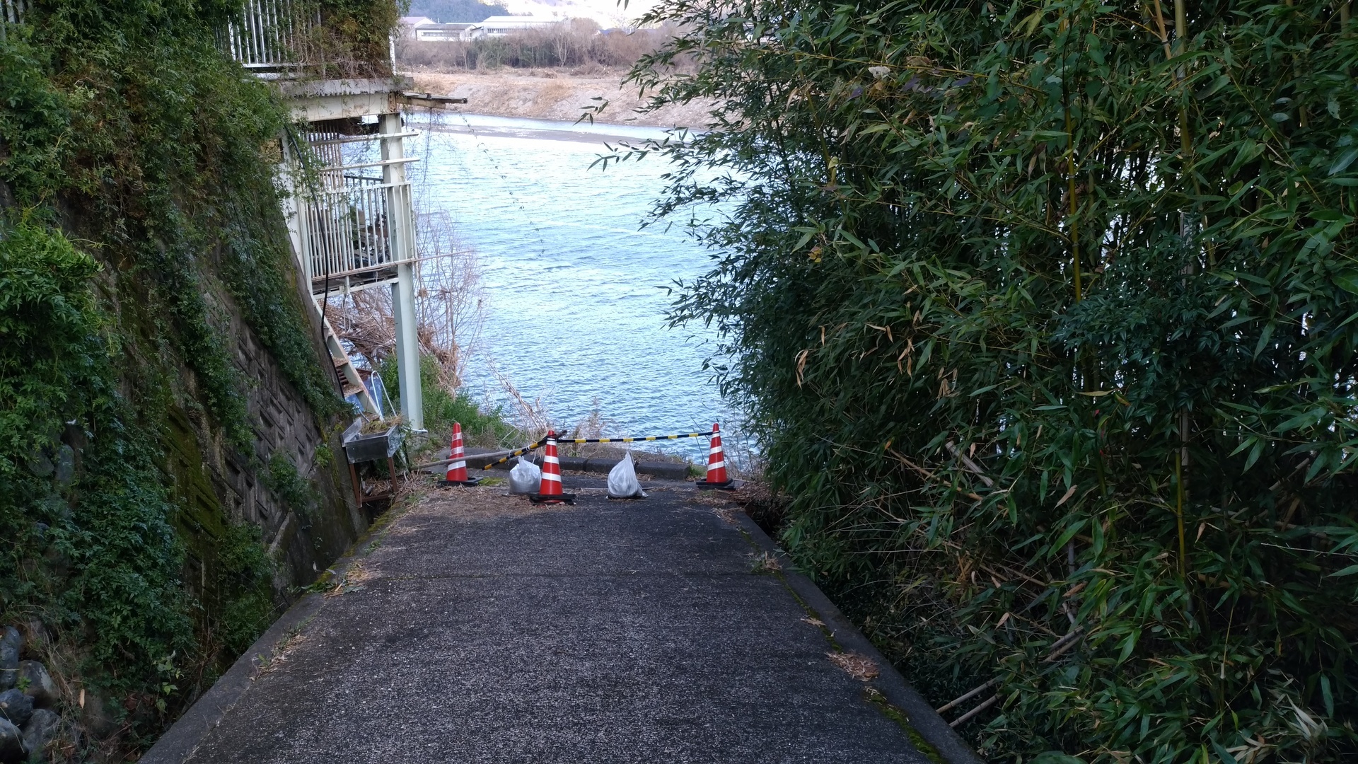 マニアックな人間しか知らない慈尊院の船着き場跡と下乗石建立跡 卯年男のナウな徒然日誌